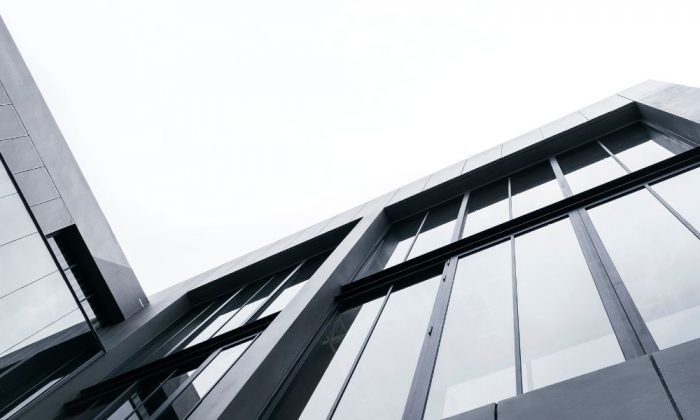 Rehabilitación energética: Cómo modernizar un edificio antiguo con piel metálica